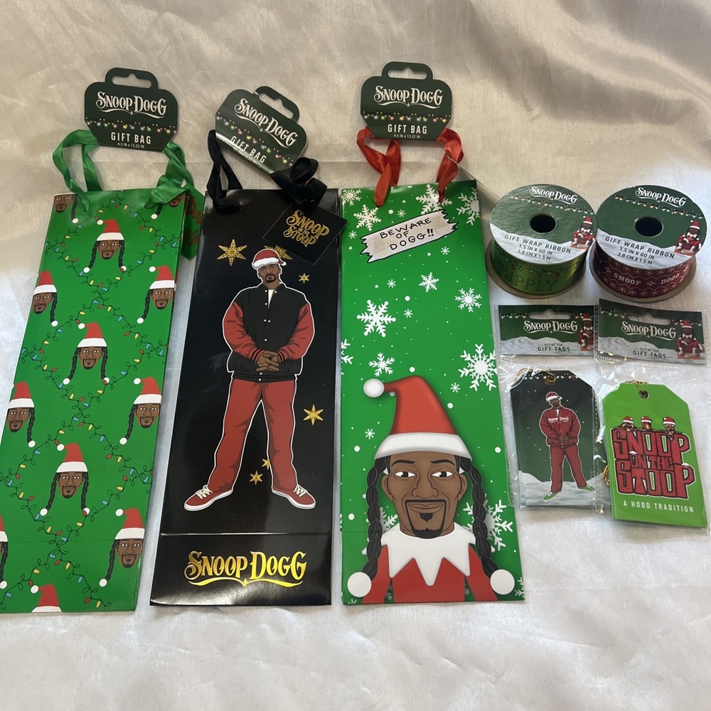 7- Snoop On The Stoop Gift Wine Bags, Gift‎ Tags, & Ribbon - Christmas Snoop Dog